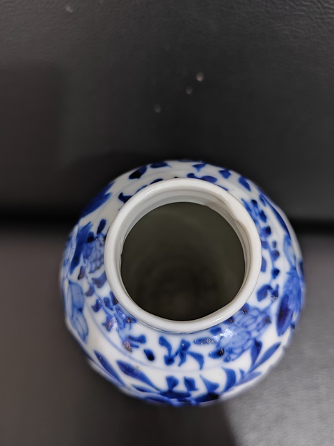 古玩陶瓷花間龍紋青花雞腿瓶真品鑒賞圖