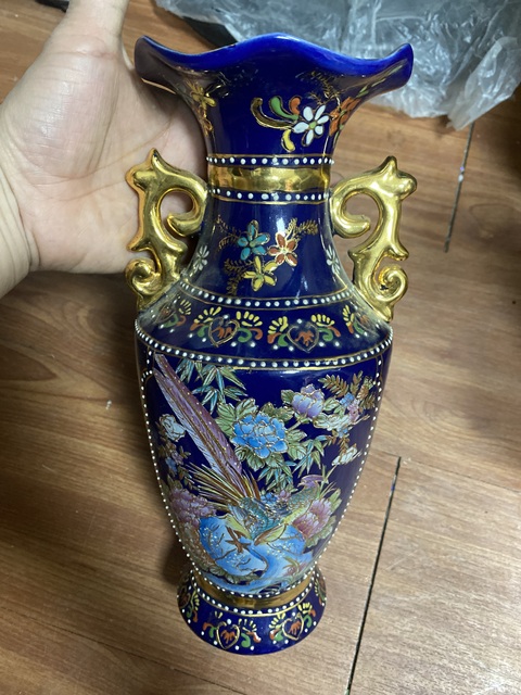 古玩陶瓷瓷胎畫琺瑯花鳥紋花口瓶真品鑒賞圖