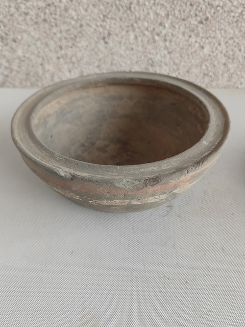 古玩陶瓷灰陶彩繪蓋盒拍賣,當前價格550元