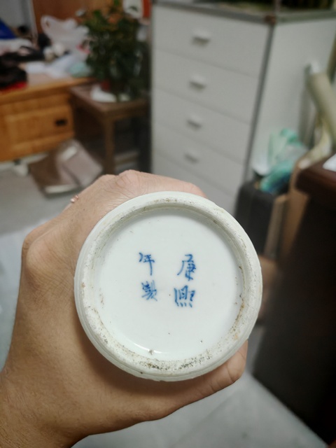 古玩陶瓷晚清青花仕女圖瓶真品鑒賞圖