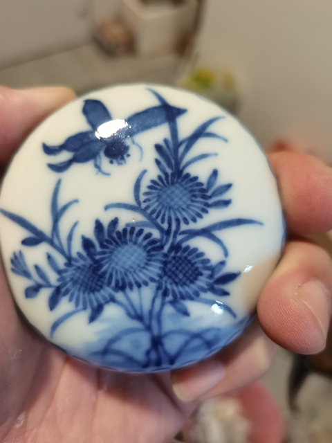 古玩陶瓷蟲草紋印泥盒真品鑒賞圖