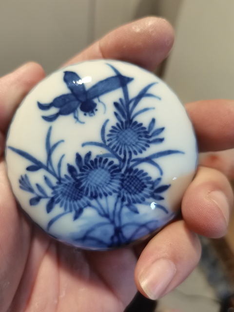 古玩陶瓷蟲草紋印泥盒真品鑒賞圖
