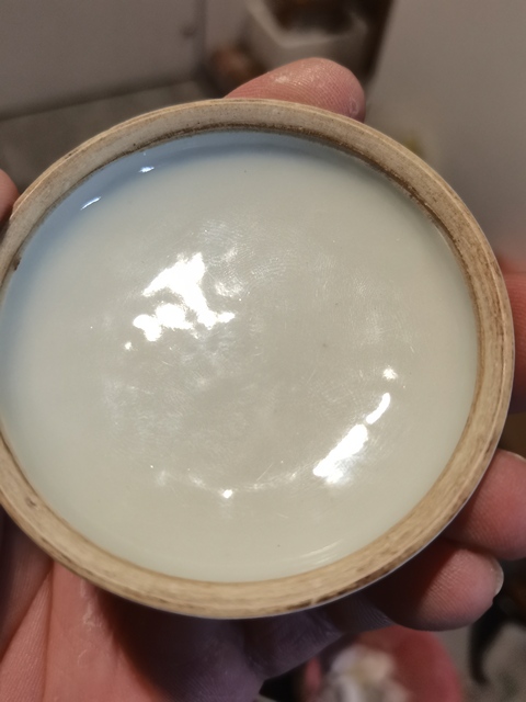 古玩陶瓷蟲草紋印泥盒真品鑒賞圖