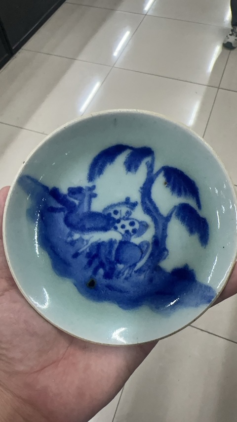 古玩陶瓷豆青柳下雙俊青花盆真品鑒賞圖