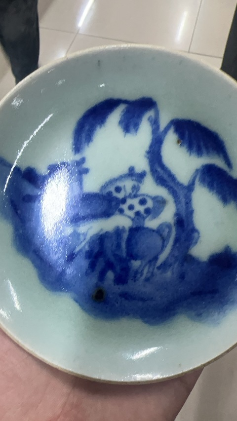古玩陶瓷豆青柳下雙俊青花盆真品鑒賞圖