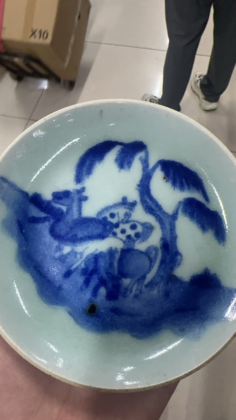 古玩陶瓷豆青柳下雙俊青花盆真品鑒賞圖