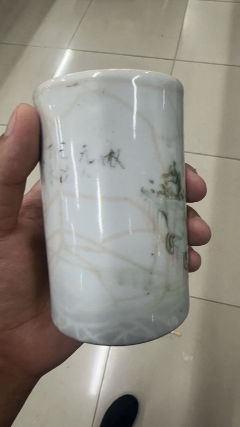 古玩陶瓷粉彩淺降人物筆筒真品鑒賞圖