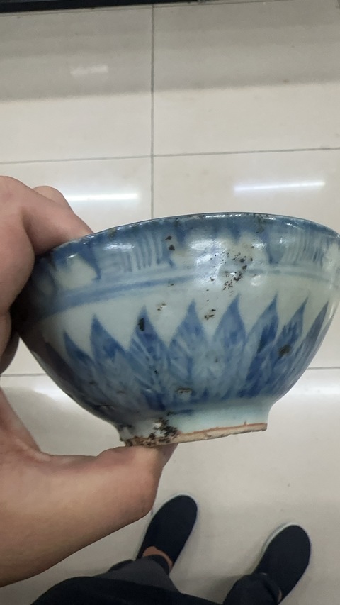 古玩陶瓷花繪青花碗真品鑒賞圖
