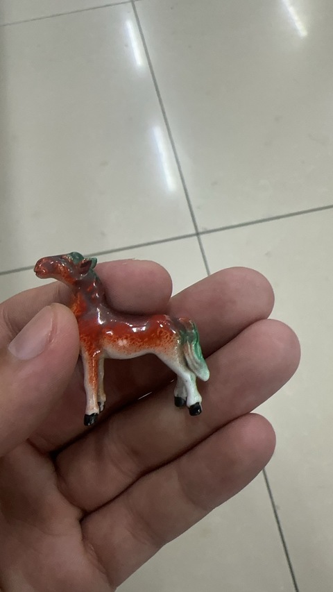 古玩陶瓷三彩瓷塑馬真品鑒賞圖