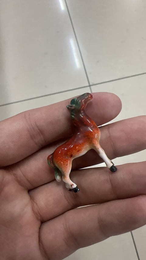 古玩陶瓷三彩瓷塑馬真品鑒賞圖