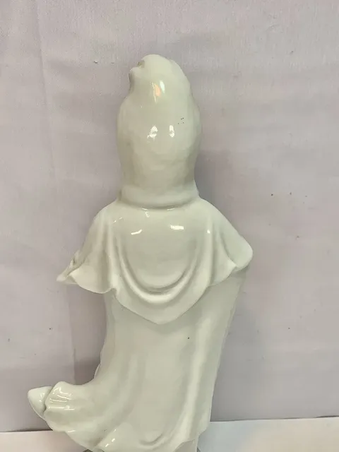 古玩陶瓷白釉觀音菩薩造像真品鑒賞圖