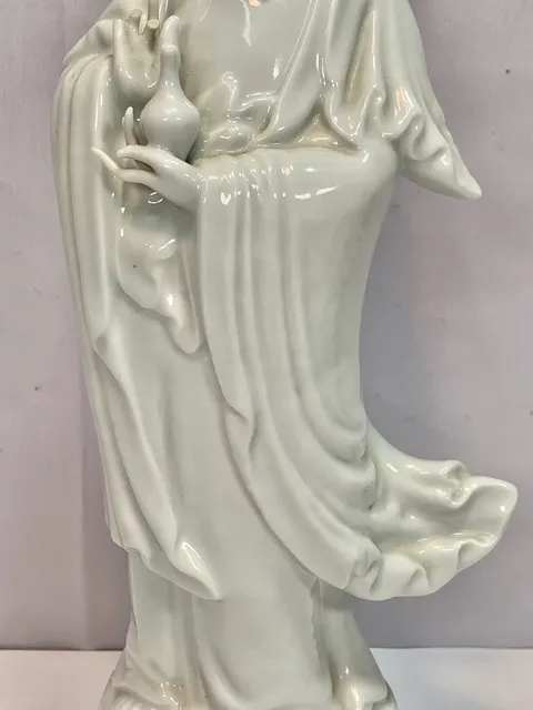 古玩陶瓷白釉觀音菩薩造像真品鑒賞圖
