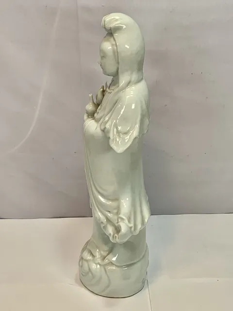 古玩陶瓷白釉觀音菩薩造像真品鑒賞圖