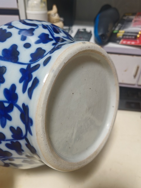 古玩陶瓷青花纏枝花卉馬蹄尊真品鑒賞圖