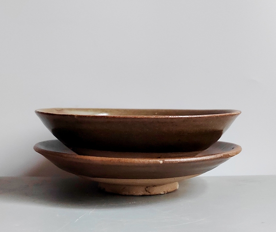 古玩陶瓷明代茶葉末釉碗盤(pán)一組拍賣(mài)，當(dāng)前價(jià)格76元