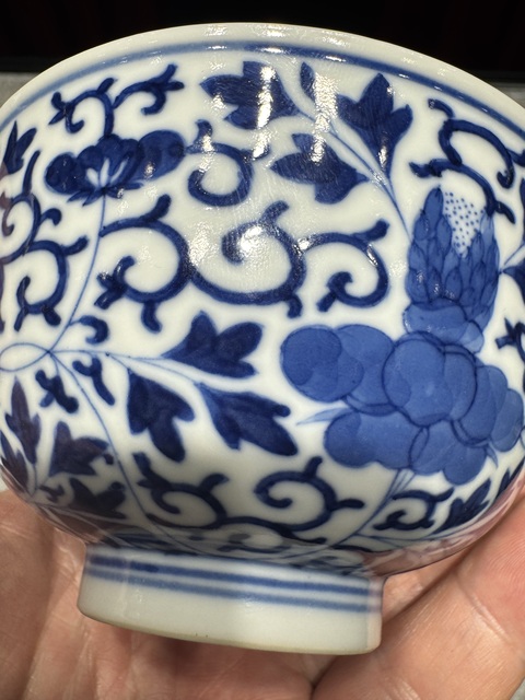 古玩陶瓷青花纏枝花卉紋碗真品鑒賞圖