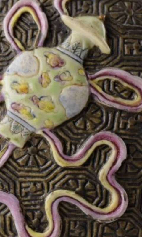 古玩陶瓷雙鋪首淺浮雕瓶真品鑒賞圖