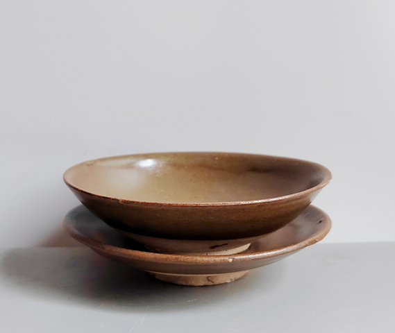 古玩陶瓷明代茶葉末釉碗盤(pán)一組拍賣(mài)，當(dāng)前價(jià)格76元