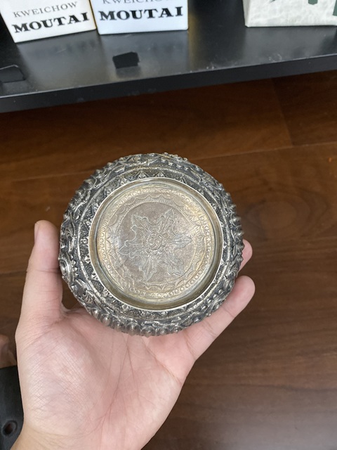 古玩雜項浮雕花卉蓋盒真品鑒賞圖