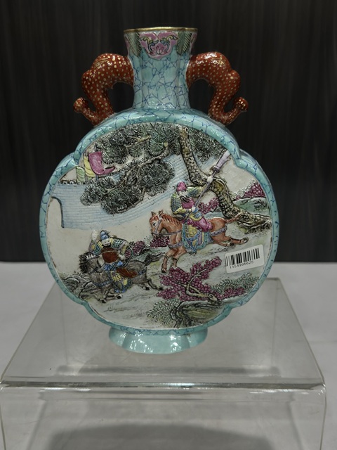 古玩陶瓷刀馬人瓶真品鑒賞圖