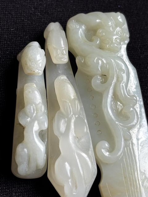 古玩玉器和田碧玉帶鉤真品鑒賞圖