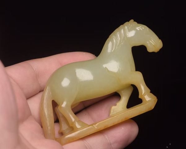 古玩玉器和田玉馬擺件真品鑒賞圖