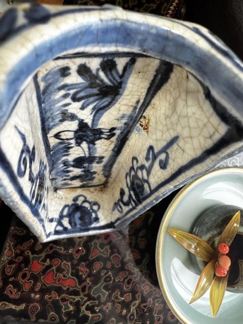 古玩陶瓷嬰戲紋青花盤真品鑒賞圖