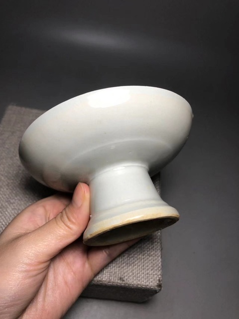 古玩陶瓷清早期，鐵銹花高腳盤拍賣，當(dāng)前價(jià)格2000元