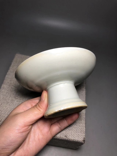 古玩陶瓷清早期，鐵銹花高腳盤拍賣，當(dāng)前價(jià)格2000元