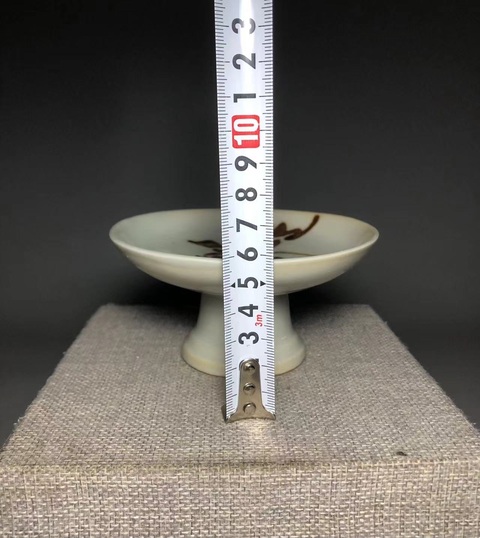 古玩陶瓷清早期，鐵銹花高腳盤拍賣，當(dāng)前價(jià)格2000元