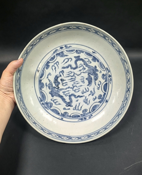 古玩陶瓷青花翼龍紋盤真品鑒賞圖