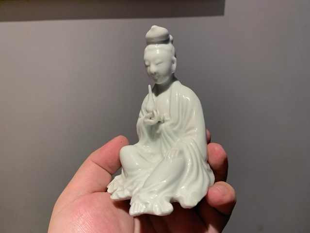 古玩陶瓷白釉佛像擺件真品鑒賞圖