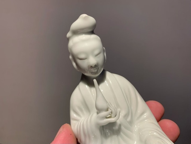 古玩陶瓷白釉佛像擺件真品鑒賞圖