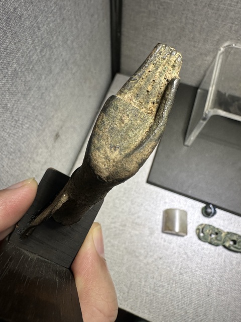 古玩銅器手臂真品鑒賞圖