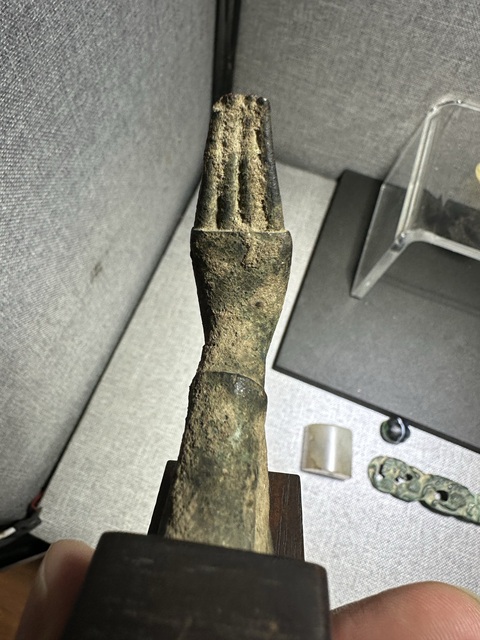 古玩銅器手臂真品鑒賞圖