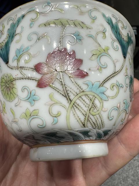 古玩陶瓷粉彩荷蓮紋撇口碗真品鑒賞圖