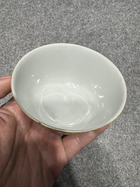 古玩陶瓷粉彩荷蓮紋撇口碗真品鑒賞圖