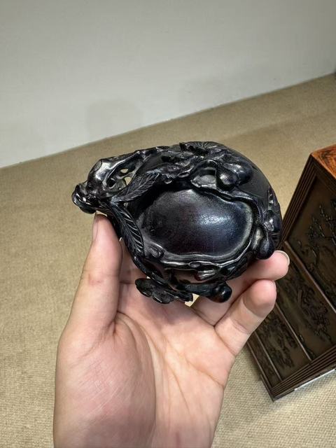 古玩雜項小葉紫檀雕刻梅花桃型杯真品鑒賞圖
