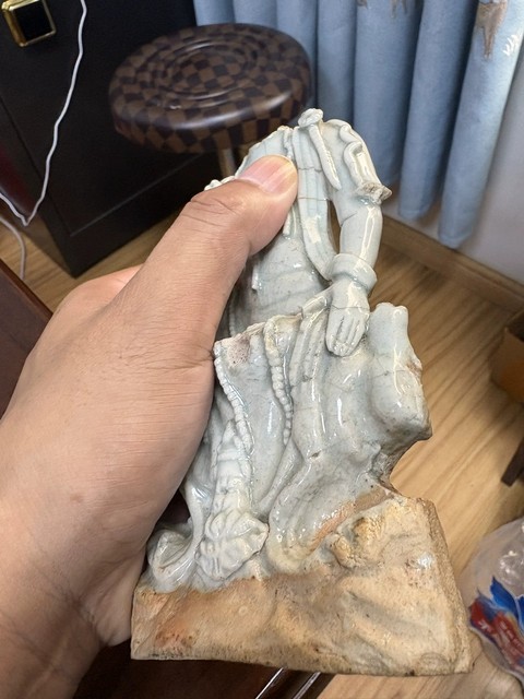 古玩陶瓷青白釉人物造像真品鑒賞圖