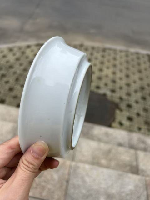 古玩陶瓷白釉印花龍紋洗真品鑒賞圖