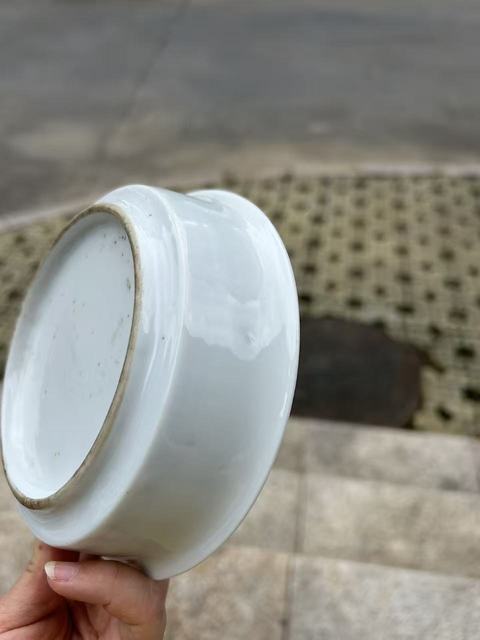 古玩陶瓷白釉印花龍紋洗真品鑒賞圖