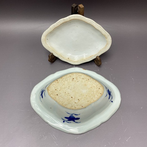 古玩陶瓷樓臺亭閣山水紋青花蓋盤真品鑒賞圖