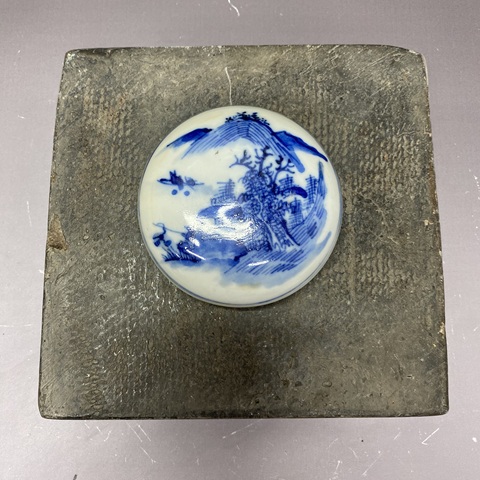 古玩陶瓷山水紋青花印泥盒真品鑒賞圖