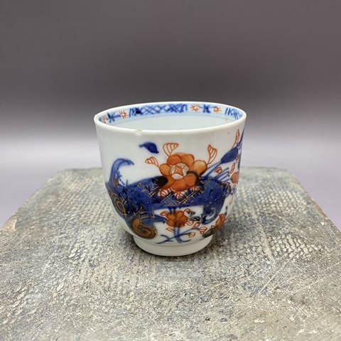 古玩陶瓷清康熙·青花礬紅博古花卉·執(zhí)杯拍賣，當前價格890元