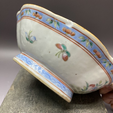 古玩陶瓷冠上加冠粉彩碗真品鑒賞圖