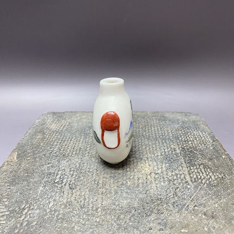 古玩陶瓷山水紋鼻煙壺真品鑒賞圖
