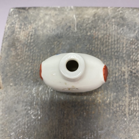古玩陶瓷山水紋鼻煙壺真品鑒賞圖