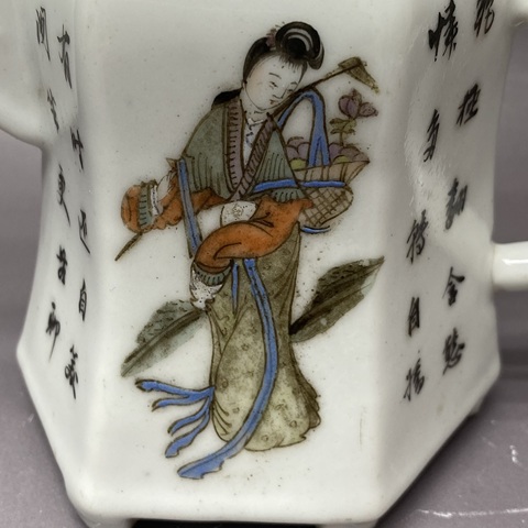 古玩陶瓷仕女詩紋六方粉彩執(zhí)壺真品鑒賞圖