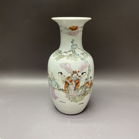 古玩陶瓷人物紋粉彩撇口瓶真品鑒賞圖