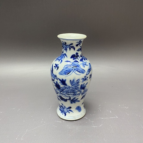 古玩陶瓷清晚期·花鳥蝶紋·青花觀音瓶拍賣，當前價格1960元